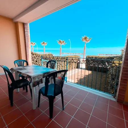 Apartment Emirati Piano Terra Fronte Mare Rif A780 Cupra Marittima
