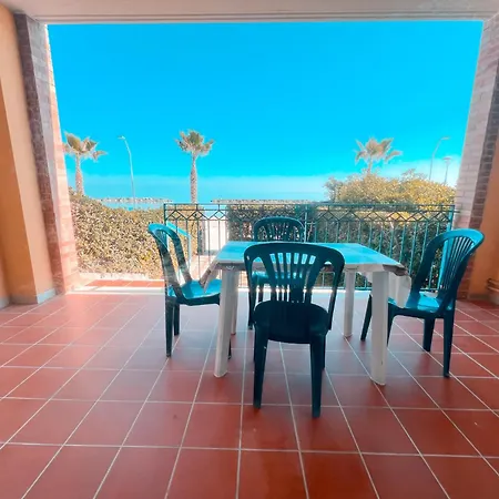 Apartment Emirati Piano Terra Fronte Mare Rif A780 *