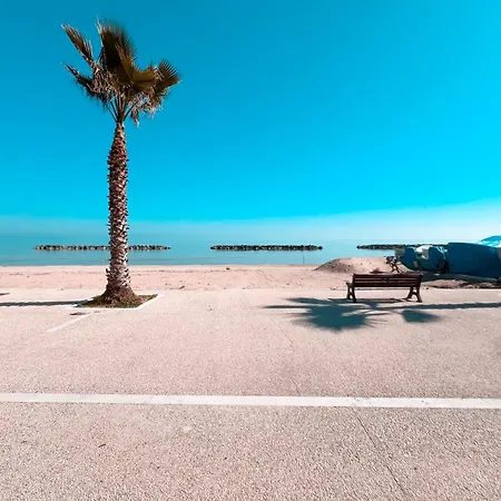 Emirati Piano Terra Fronte Mare Rif A780 Apartment