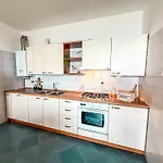 Emirati Piano Terra Fronte Mare Rif A780 Appartement