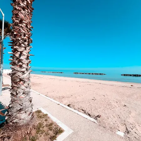 Emirati Piano Terra Fronte Mare Rif A780 Apartmán