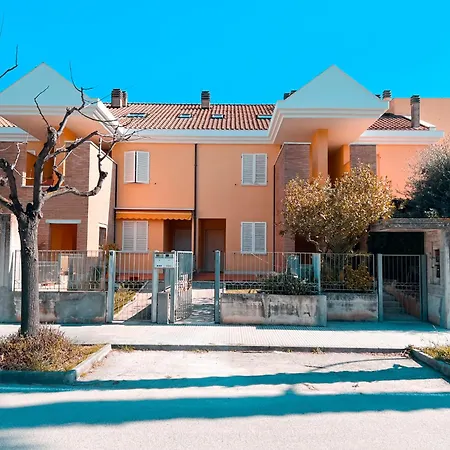 Emirati Piano Terra Fronte Mare Rif A780 Apartmán Cupra Marittima