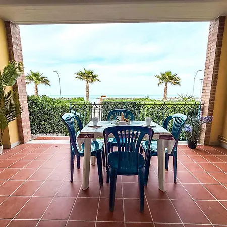 Emirati Piano Terra Fronte Mare Rif A780 Apartmán