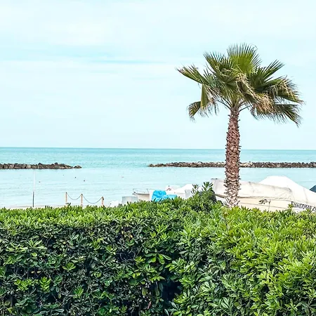 Apartment Emirati Piano Terra Fronte Mare Rif A780 *